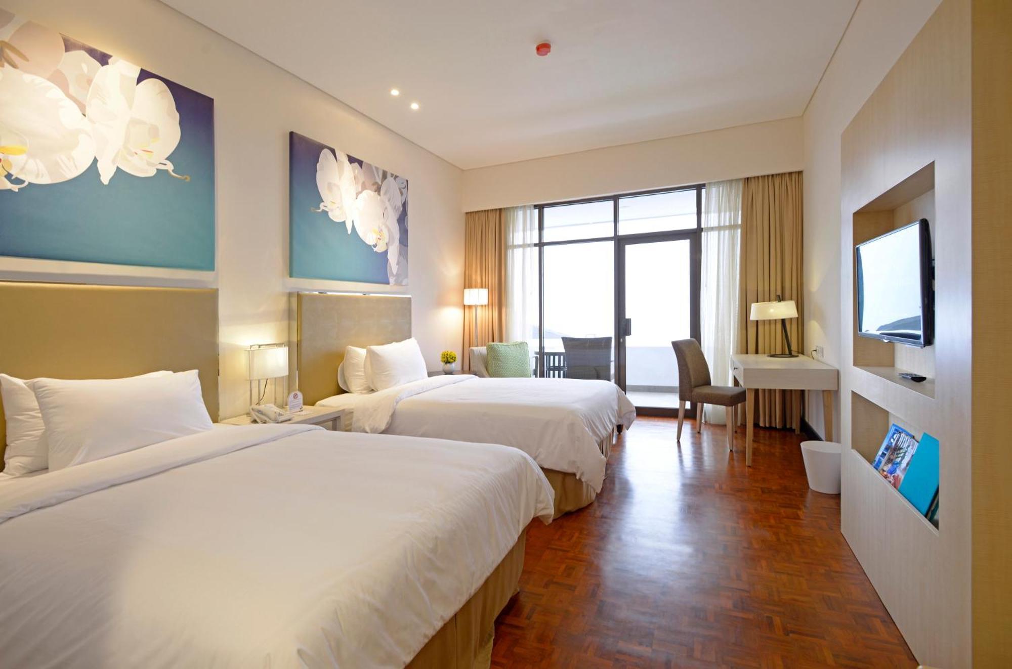 Surya Hotel & Cottages Prigen Exterior foto